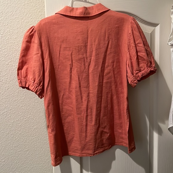 Mod Ref top with puff sleeves. - Picture 4 of 6